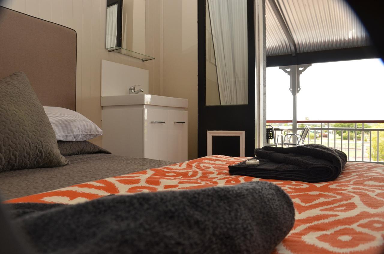 Royal Gatton Hotel Ngoại thất bức ảnh